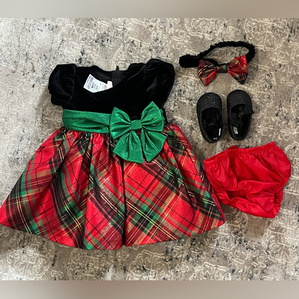 Full Christmas outfit. 3-6 months